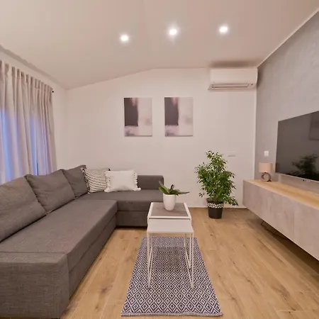 Apartment Vita * بولا